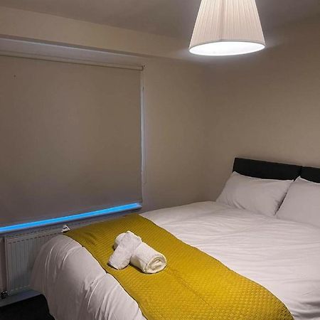 Apartamento Shelly'S Place Glasgow Exterior foto